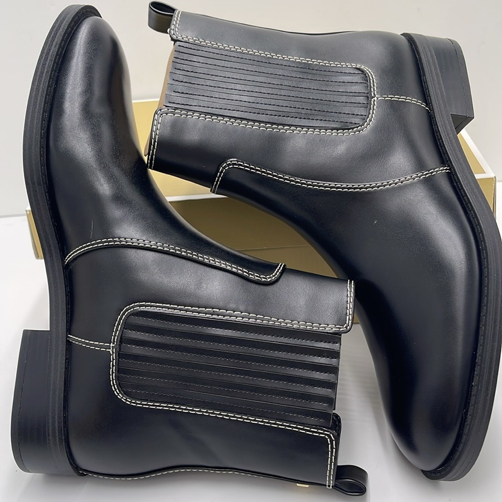 Michael Kors ELLA FLAT BOOTIE
FAUX LEATHER
49F4ELFE5L
BLACK - Picture 11 of 16